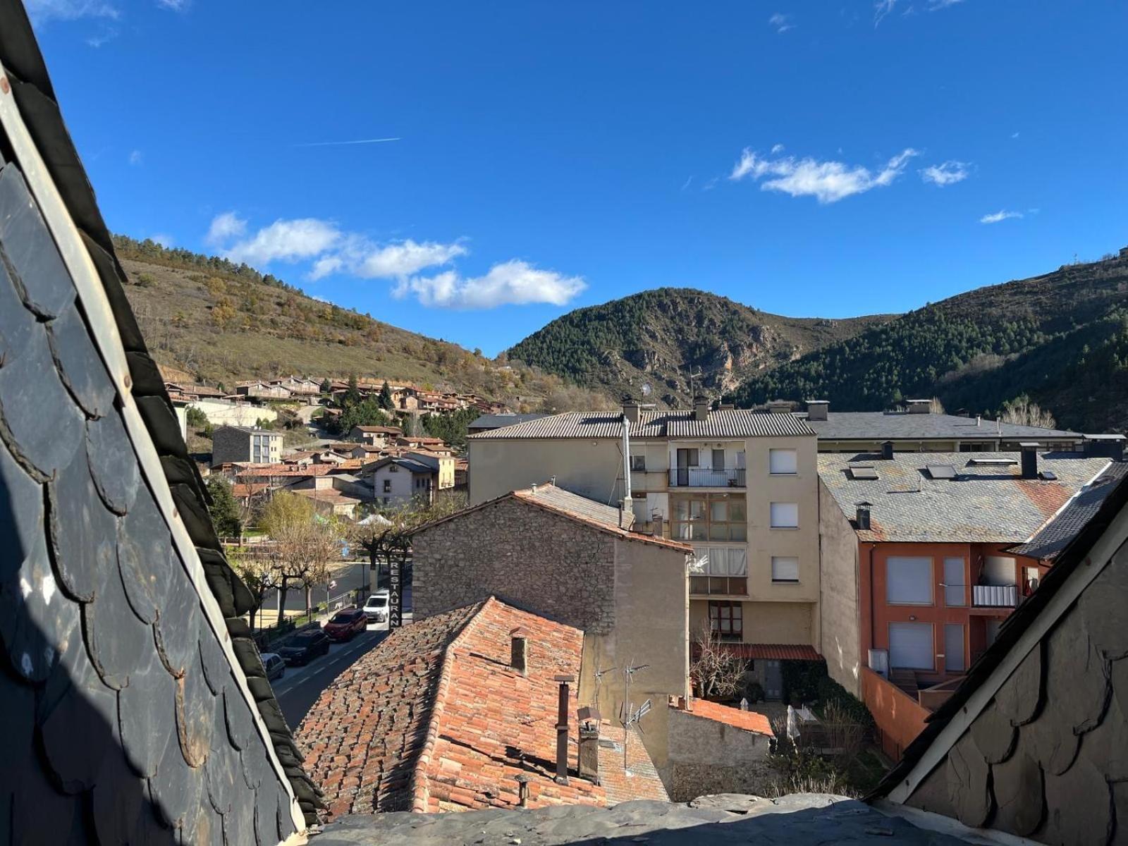 Atico Con Encanto En La Cerdanya Appartement Martinet Buitenkant foto